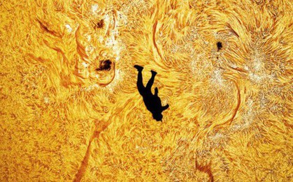 Bức ảnh "Người rơi trên Mặt trời" đang gây sốt khắp cõi mạng được chụp như thế nào?