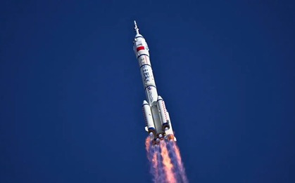 Rác vũ trụ va vào tàu Thần Châu 20 khiến phi hành gia Trung Quốc mắc kẹt, báo động nguy cơ từ quỹ đạo ngày càng hỗn loạn