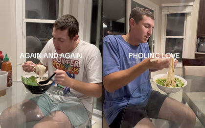 Nhìn khách Tây ăn phở, dân mạng Việt lại có 1 nỗi sợ