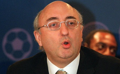 Siêu cò bóng đá quyền lực nhất thế giới bị cáo buộc lạm dụng tình dục và bạo hành suốt 6 năm