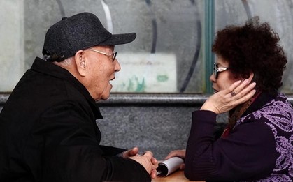 Càng giữ tiền chặt, tuổi già càng trống rỗng – bài học tôi phải trả giá ở tuổi 70