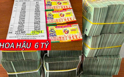 Mua 3 tờ vé trúng độc đắc, người phụ nữ 50 tuổi vác balo đến nhận tiền tỷ, người thân đi cùng rất đông