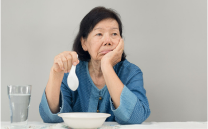 60 tuổi, tôi tiết kiệm nửa đời, nghỉ hưu bán nhà về ở cùng con trai tôi mới tỉnh: Cái giá quá đắt