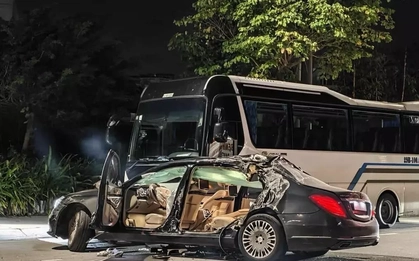 Hiện trường vụ xe Maybach S600 đâm xe khách 1 người tử vong