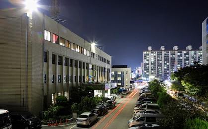 Cô bé 13 tuổi đốt nhà vì không được bố mẹ mua điện thoại mới cho