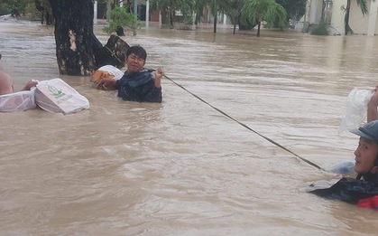 Lũ ở các sông miền Trung diễn biến thế nào khi trời vẫn mưa vừa, mưa to?