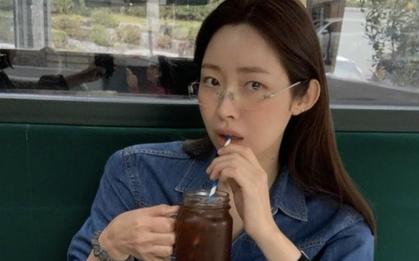 Vẫn còn uống cafe sữa, dùng icon mặt cười, xài ốp điện thoại mở như quyển sách: Bạn đã quá già!