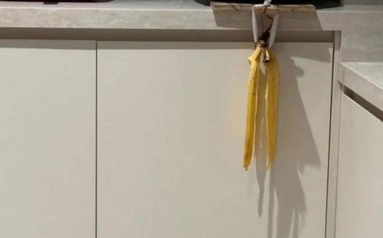 Nửa đêm thấy chồng lục đục trong bếp: Sáng dậy người vợ ''dở khóc dở cười'' trước cảnh này