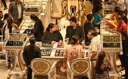 Chỉ trong 3 tháng, một nhóm người đã mua 1.300 tấn vàng