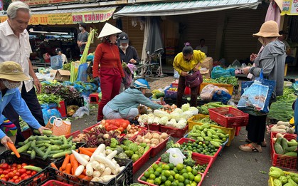 Lý do nguồn cung khá ổn định nhưng giá rau tăng chóng mặt ở TPHCM