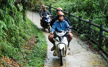 Cách 'trả ơn' thiên nhiên của đội xe ôm du lịch ở thung lũng Kho Mường