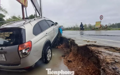 Khung cảnh tan hoang ‘rốn lũ’ Hòa Thịnh