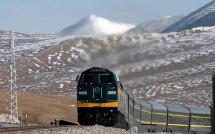 Trung Quốc chi số tiền khủng chôn 15.000 thanh sắt dọc tuyến đường sắt: Hóa ra họ chính là "bậc thầy"