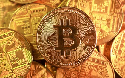 Bitcoin lao dốc kỷ lục, thị trường tiền số đứng trước 'ranh giới nguy hiểm'