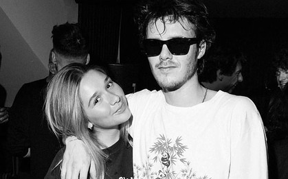 Tiểu thư Harper Beckham gửi tâm thư dài dặc, nhiều lần rơi nước mắt vì anh trai