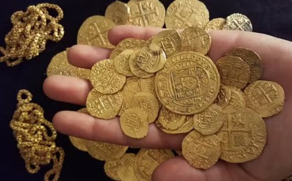 Đào hồ bơi ở vườn, người đàn ông phát hiện kho báu vàng trị giá 21 tỷ đồng: Chính quyền lập tức vào cuộc