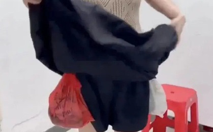 Không tin nổi: Cô gái mang hàng trăm con cá sống theo cách khó ai ngờ