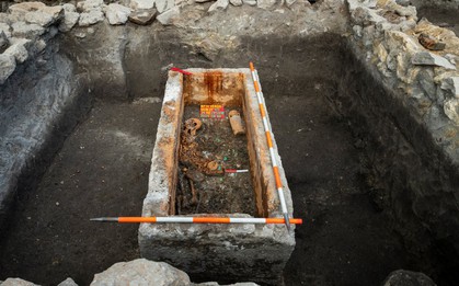 Mở cỗ quan tài còn nguyên vẹn sau 1.700 năm, chuyên gia sốc khi nhìn vào bên trong