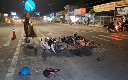 Hai xe máy va chạm trên đường dẫn vào cao tốc, 3 người bị thương nặng