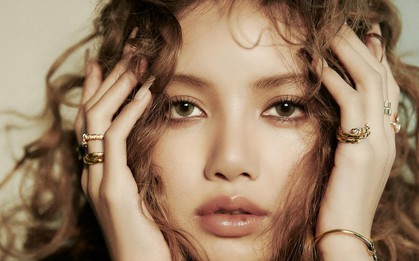 Lisa nhận ngoại lệ chưa từng thấy trong lịch sử