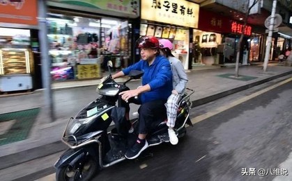 Thạc sĩ danh giá từng thất nghiệp, phải đi chạy xe ôm kiếm sống: Biết mình đủ xuất sắc thì cần gì quan tâm nhận xét của người khác