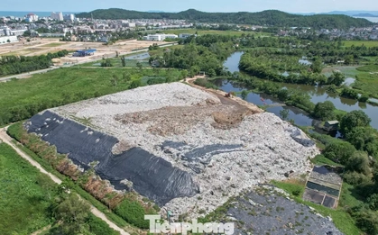 Núi rác ‘án ngữ’ khu du lịch biển Sầm Sơn