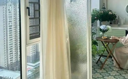 Nhiều người chê căn hộ 2 ban công bất tiện, cho tới khi thấy 2 vợ chồng trẻ ra tay