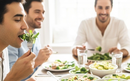 Điều gì xảy ra với cơ thể nếu ăn rau trước bữa chính?