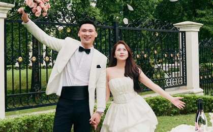 Thủ môn U23 Việt Nam cưới nữ tiếp viên hàng không