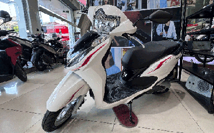 Xe máy Honda bị đẩy giá cao chót vót