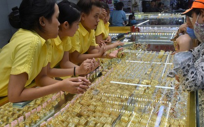 Giá vàng hôm nay 4-11: Tiếp tục giảm mạnh