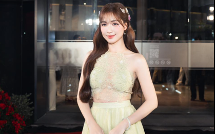 Hòa Minzy bức xúc: "Khổ quá trời khổ rồi!"