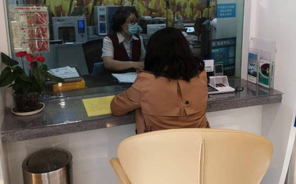 Người phụ nữ bị nợ xấu 2,1 tỷ đồng dù chưa từng vay tiền, ngân hàng khẳng định: “Chị phải trả số tiền này”