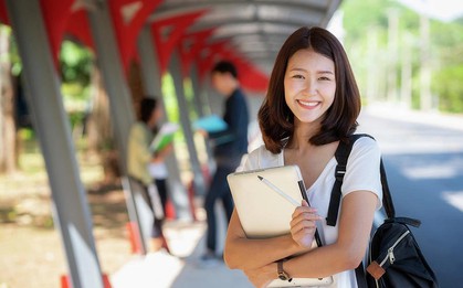 5 ngành học đang "khát" nhân lực ở Việt Nam: Lương có thể chạm 100 triệu/tháng, sinh viên mới ra trường rộng cửa việc làm