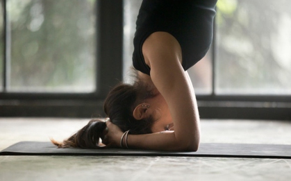 Người phụ nữ ở Hà Nội trẹo cổ vì tập yoga tư thế này, chuyên gia cảnh báo khẩn!