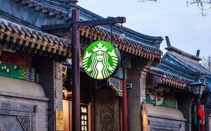 Đấu với cafe 35k của Luckin, Cotti, Starbucks Trung Quốc bán quyền kiểm soát cho ‘ông trùm’ đang hỗ trợ Mixue