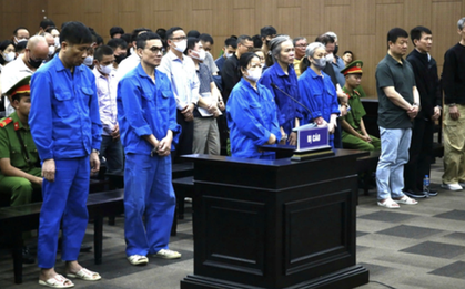 Cựu bí thư Thành ủy Hòa Bình cũ đánh bạc 112 tỉ đồng, thua 7 tỉ đồng nói kinh tế gia đình khó khăn