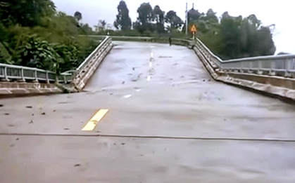 Công bố tình huống khẩn cấp thiên tai gây hư hỏng cầu trên đường Hồ Chí Minh