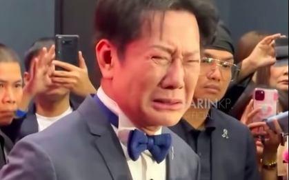 Ông Nawat khóc nức nở