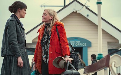 Xem phim Sex Education, tôi rút ra 1 bài học quý giá về dạy con: Để con không tổn thương, cha mẹ nên biết