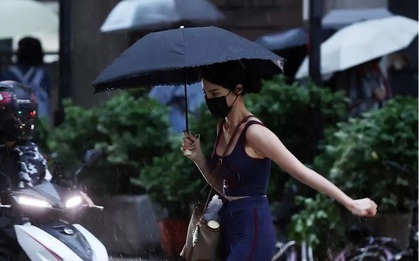 “Quái vật” Phượng hoàng hình thành, cảnh báo bão mạnh cấp siêu bão