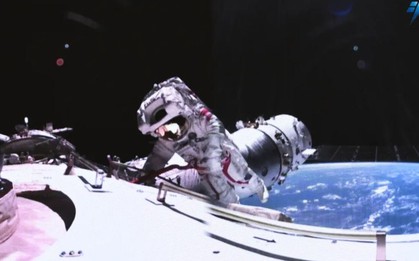 Tàu vũ trụ Trung Quốc bất ngờ gặp sự cố, 3 phi hành gia buộc phải tạm hoãn kế hoạch trở về Trái đất