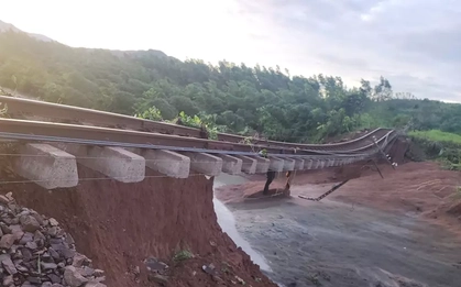 Tàu hỏa qua miền Trung gián đoạn, hành khách lưu ý gì?