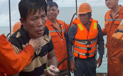 42 giờ lênh đênh giữa biển của người đàn ông Lý Sơn: Ăn sống cua cá nhỏ để sinh tồn, ngửa mặt lên trời uống nước mưa