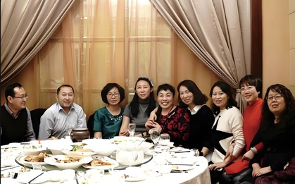 Đi họp lớp, người bạn vừa phá sản ngỏ ý mượn mỗi người 10 triệu đồng: Chỉ một bạn đồng ý còn lại từ chối, nửa năm sau ai cũng tiếc nuối