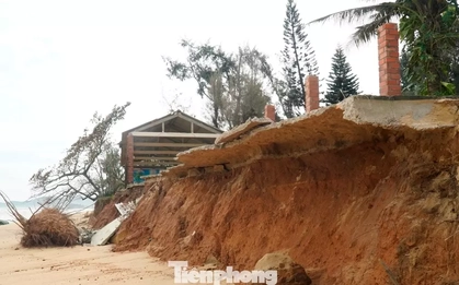 Cảnh tượng chưa từng thấy tại bãi tắm nổi tiếng xứ Huế