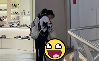 Xem bức ảnh mà tôi cứ cười mãi: 1 việc rất nhỏ nhưng không phải ai cũng can đảm làm như em học sinh này!