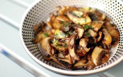 Ăn rau còn bổ xương khớp hơn uống collagen? Chuyên gia chỉ ra 3 nhóm thực phẩm phải có nếu muốn giảm viêm, bảo vệ đầu gối