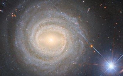 Phát hiện "UFO" lỗ đen lao thẳng về phía Trái Đất