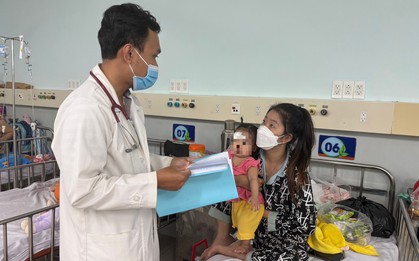 Bệnh tay chân miệng lan nhanh ở TP.HCM, có trẻ phải thở máy, lọc máu